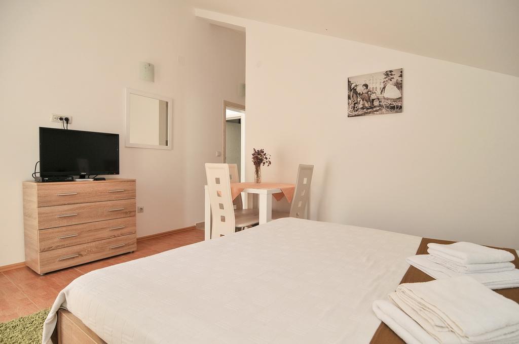 Apartmani P&M Тиват Екстериор снимка